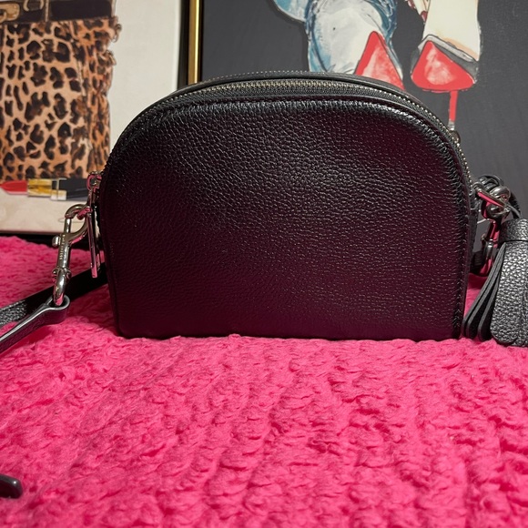 โSOLDโMARC JACOBS SHUTTER SHOT CROSSBODY - Picture 7 of 8